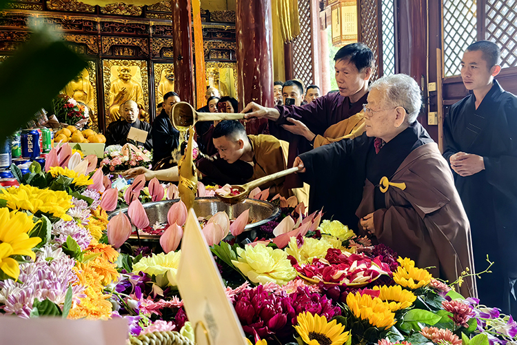 恭迎释迦如来圣诞——陕西各寺院举办浴佛祈福法会(图9)