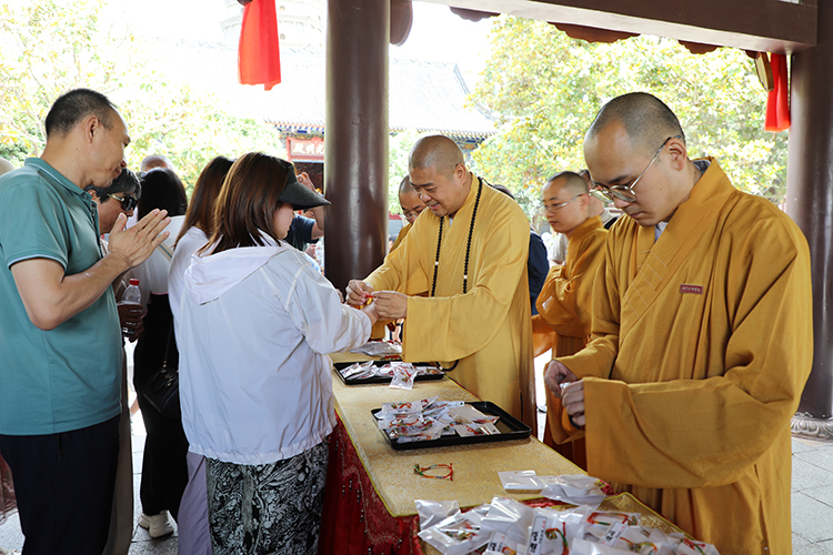 佛佑吉祥 端午安康(图1)