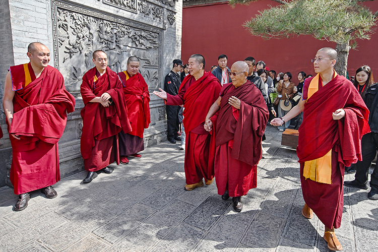 西藏自治区扎什伦布寺一行莅临广仁寺参访交流