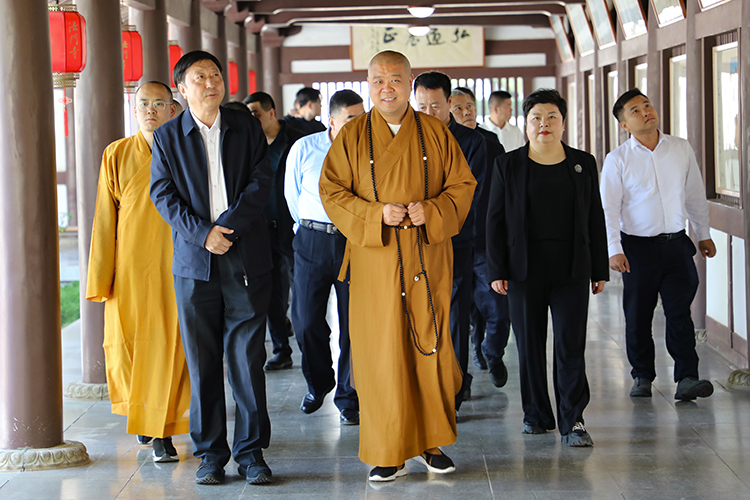 海南省三亚市人大常委会一行来法门寺专题调研(图2)