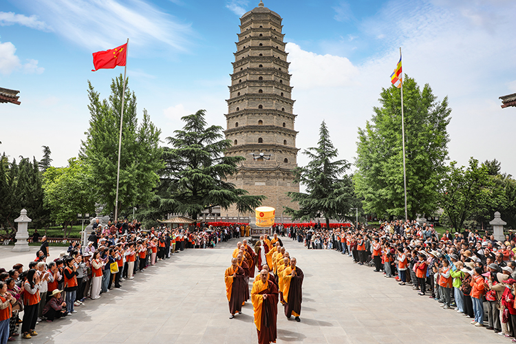 恭迎释迦如来圣诞——陕西各寺院举办浴佛祈福法会(图2)