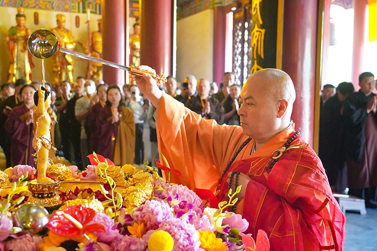恭迎释迦如来圣诞——陕西各寺院举办浴佛祈福法会(图5)