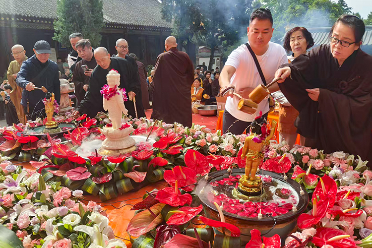 恭迎释迦如来圣诞——陕西各寺院举办浴佛祈福法会(图13)