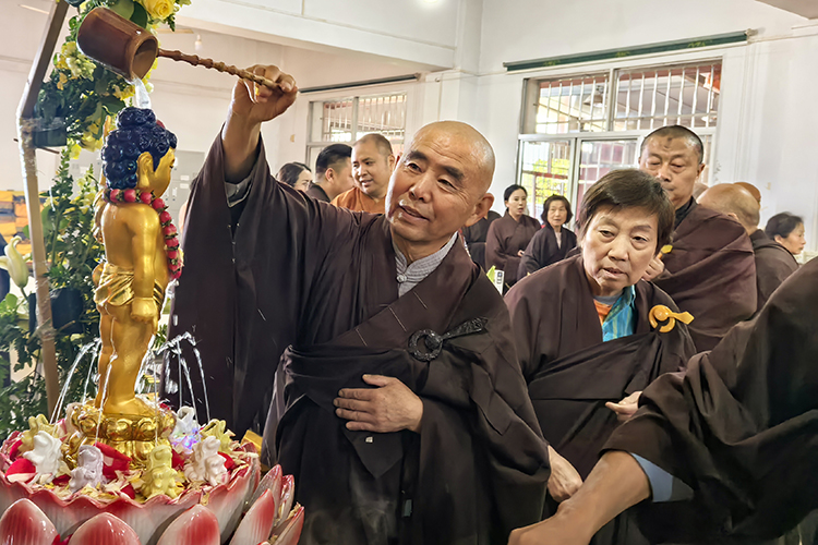 恭迎释迦如来圣诞——陕西各寺院举办浴佛祈福法会(图39)