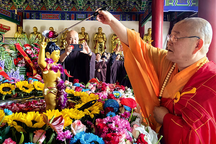 恭迎释迦如来圣诞——陕西各寺院举办浴佛祈福法会(图32)