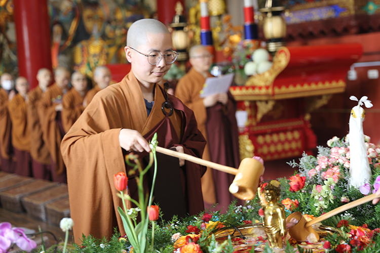 恭迎释迦如来圣诞——陕西各寺院举办浴佛祈福法会(图42)