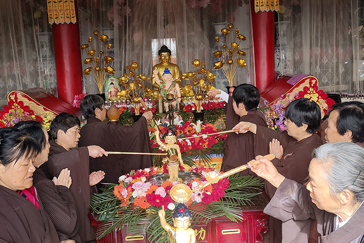 恭迎释迦如来圣诞——陕西各寺院举办浴佛祈福法会(图44)