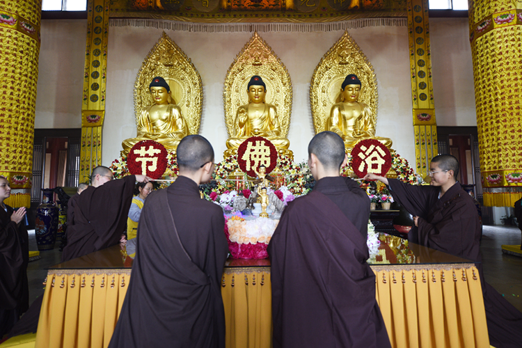 恭迎释迦如来圣诞——陕西各寺院举办浴佛祈福法会(图46)
