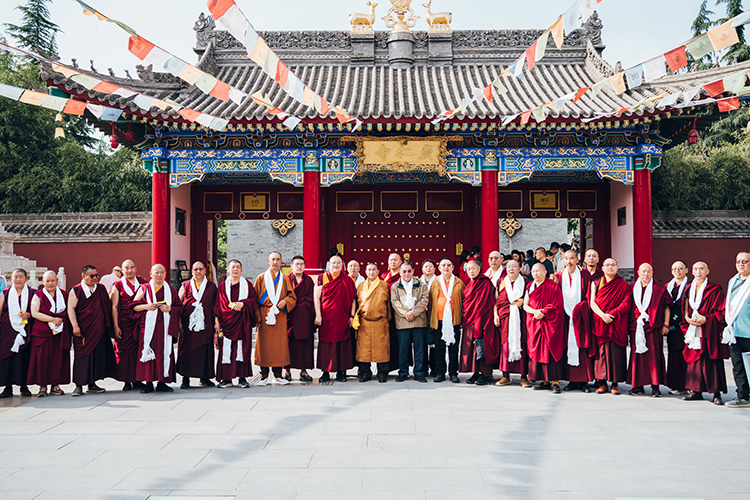 中国佛教协会副会长珠康•土登克珠活佛一行参访广仁寺(图7)