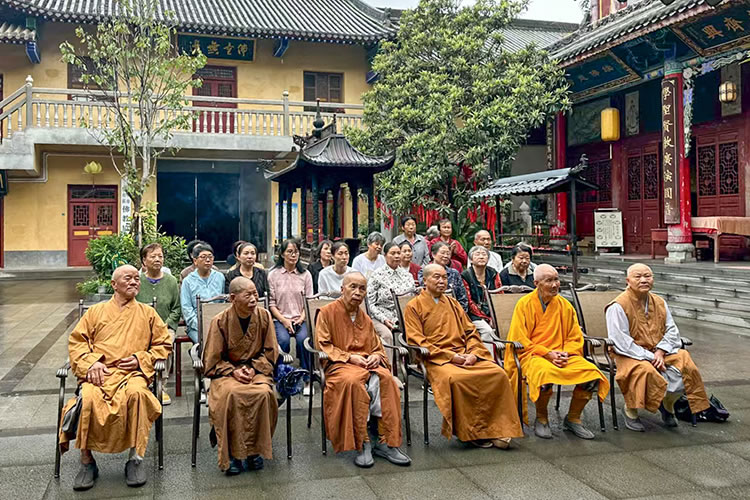 恭迎释迦如来圣诞——陕西各寺院举办浴佛祈福法会(图15)