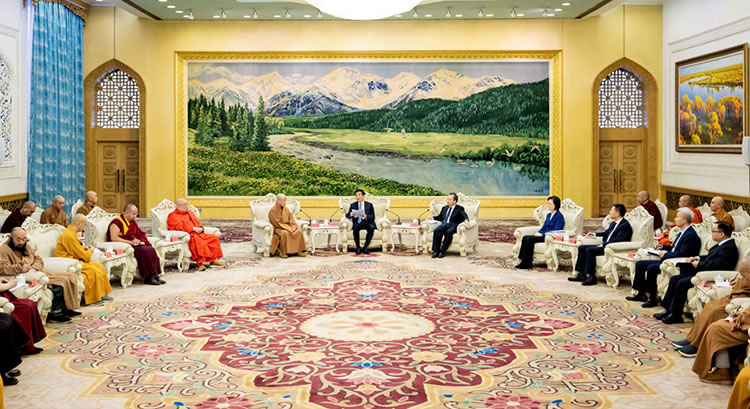王沪宁会见中国佛教协会第十一次全国代表会议代表(图1)